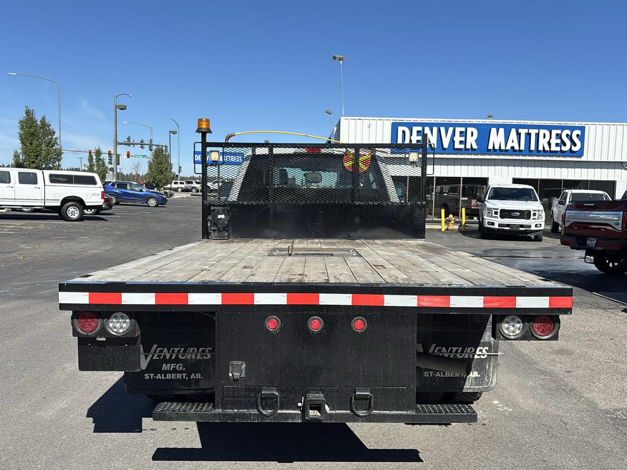 Ford F-550 Super Duty Chassis  2023
