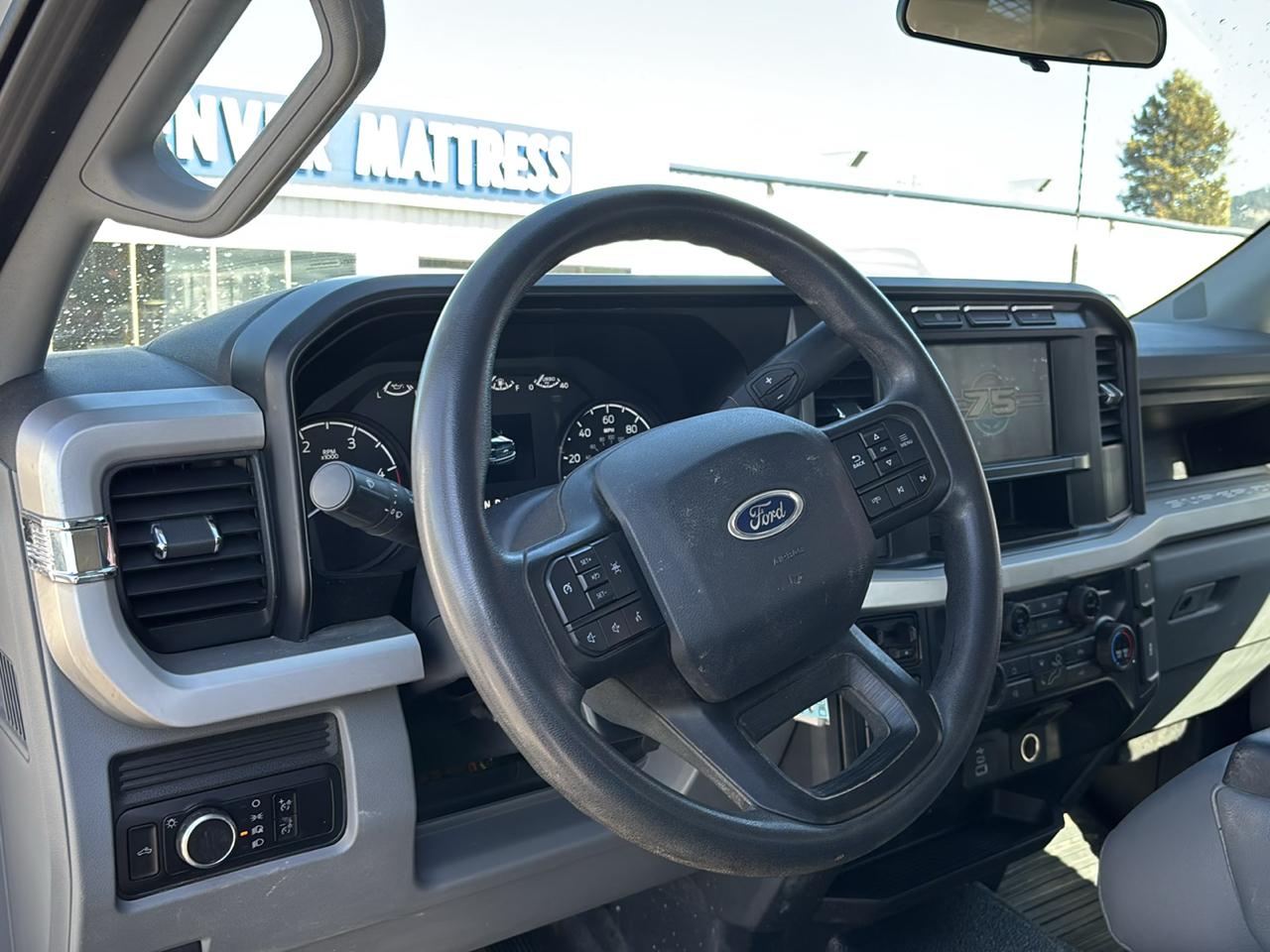 Ford F-550 Super Duty Chassis  2023
