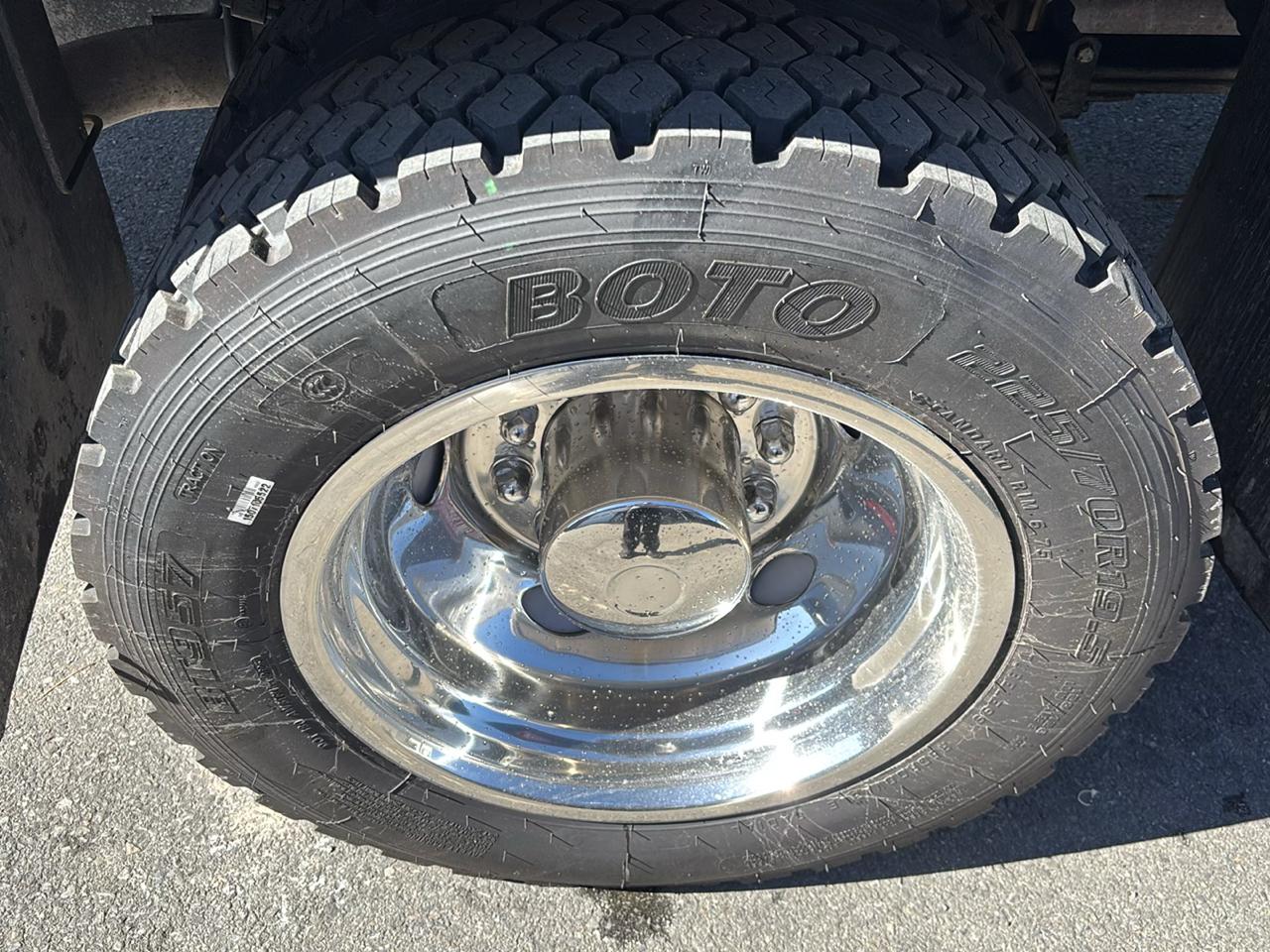 Ford F-550 Super Duty Chassis  2023