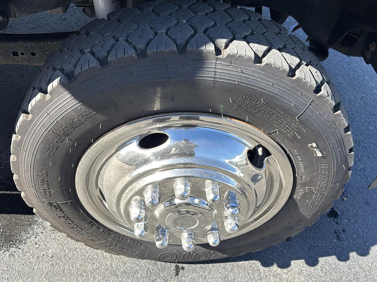 Ford F-550 Super Duty Chassis  2023