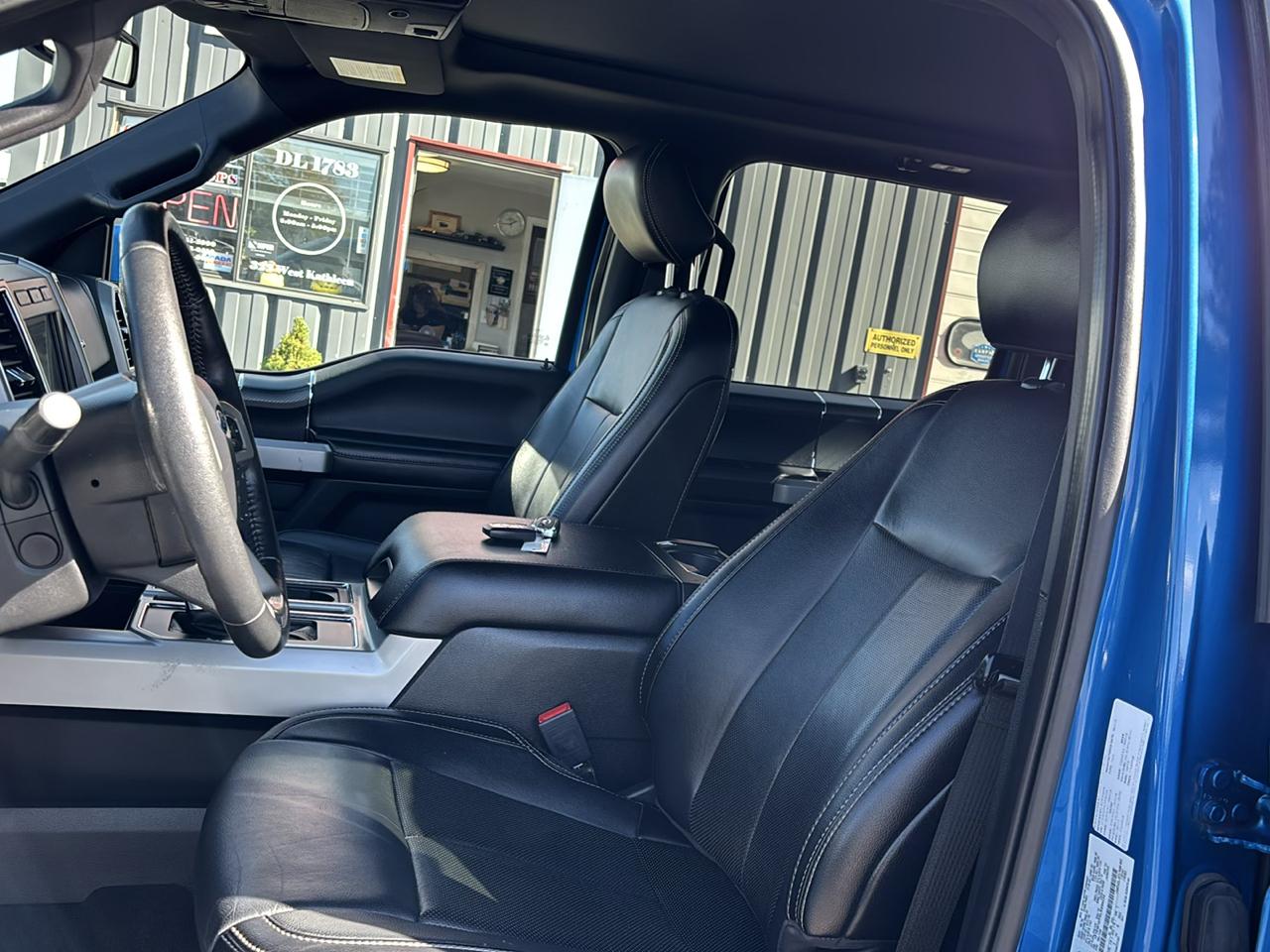 Ford F-150 4WD SuperCrew 145" Lariat 2020