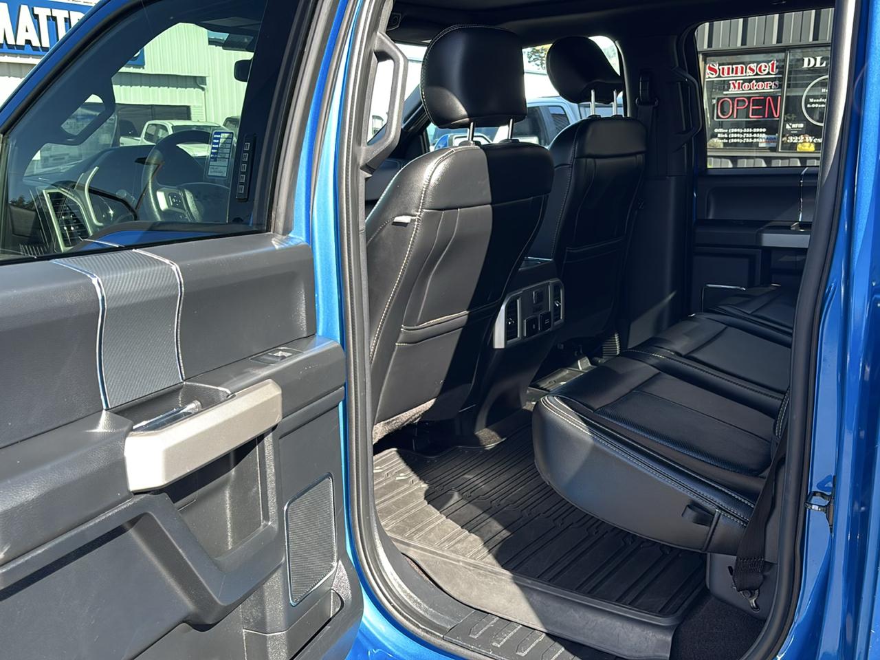 Ford F-150 4WD SuperCrew 145" Lariat 2020