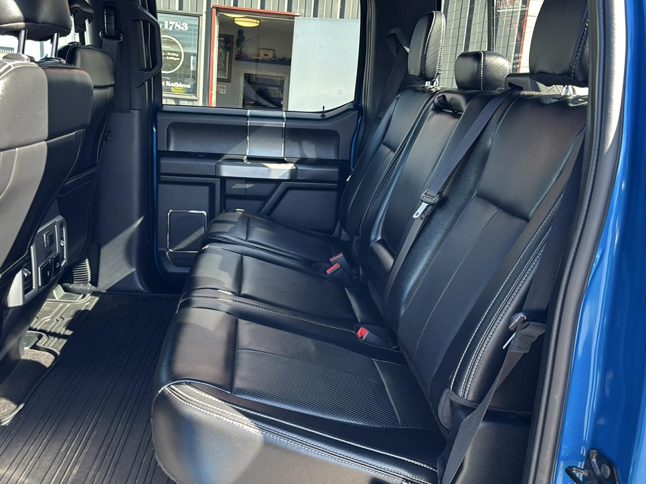Ford F-150 4WD SuperCrew 145" Lariat 2020