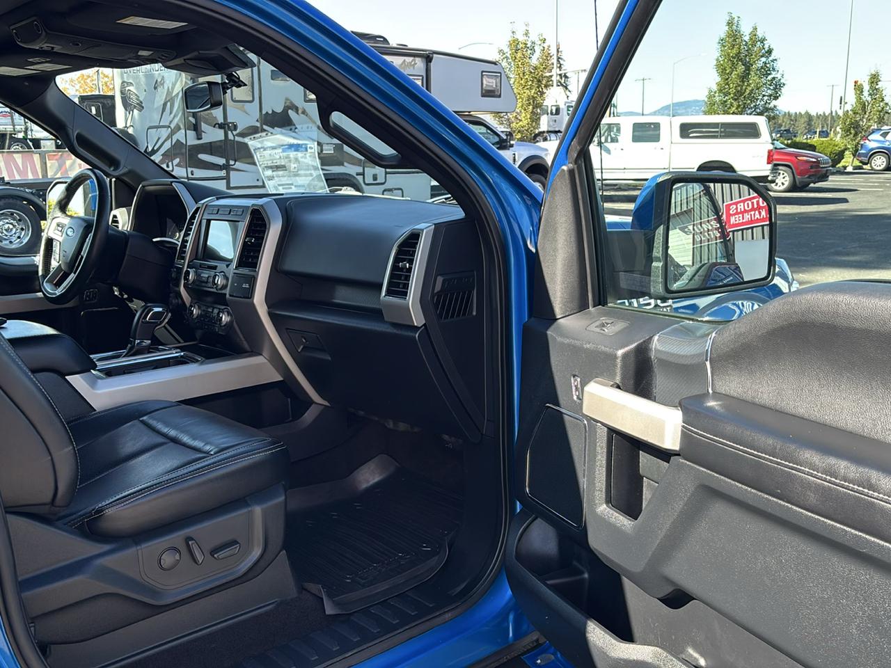 Ford F-150 4WD SuperCrew 145" Lariat 2020