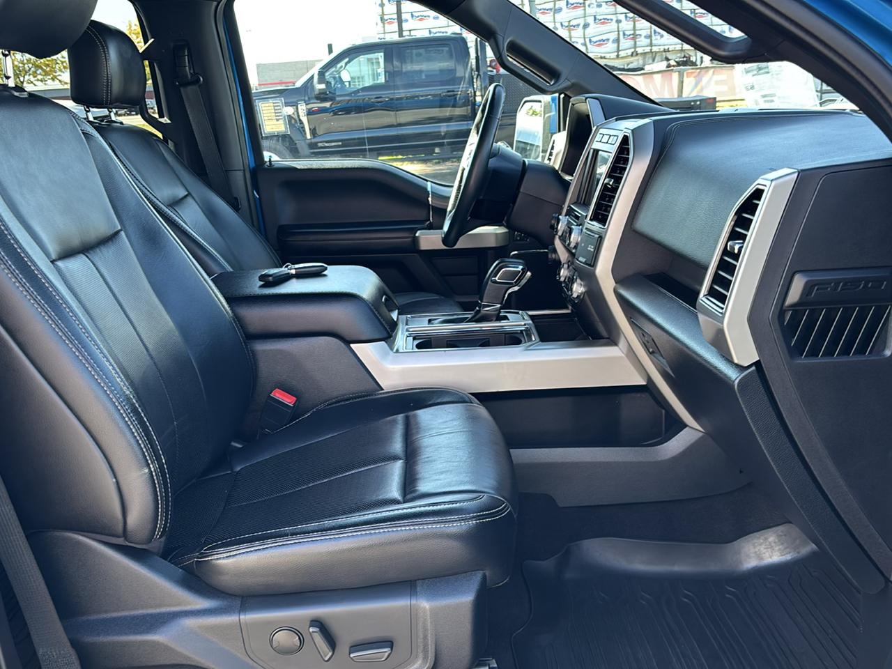 Ford F-150 4WD SuperCrew 145" Lariat 2020