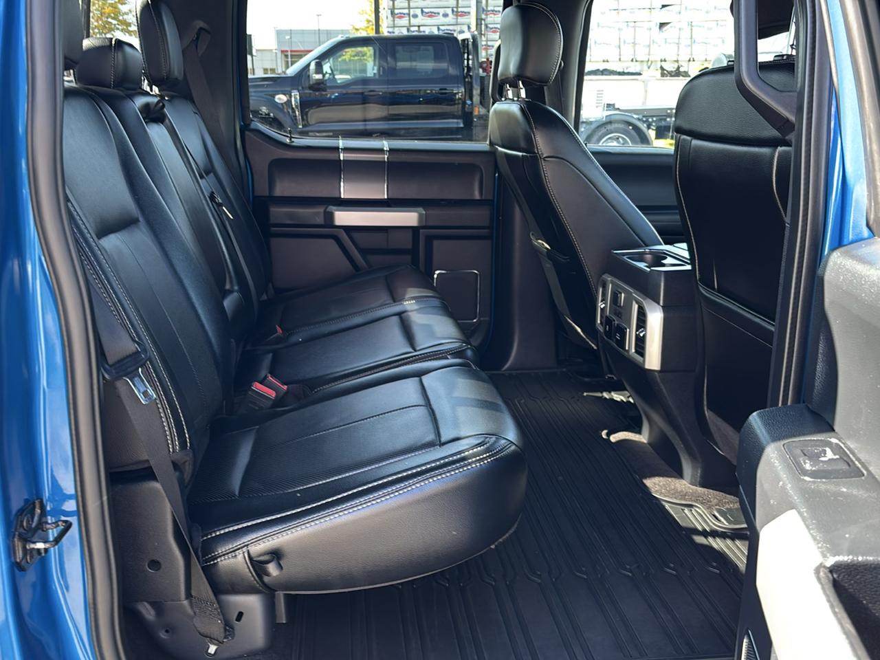 Ford F-150 4WD SuperCrew 145" Lariat 2020