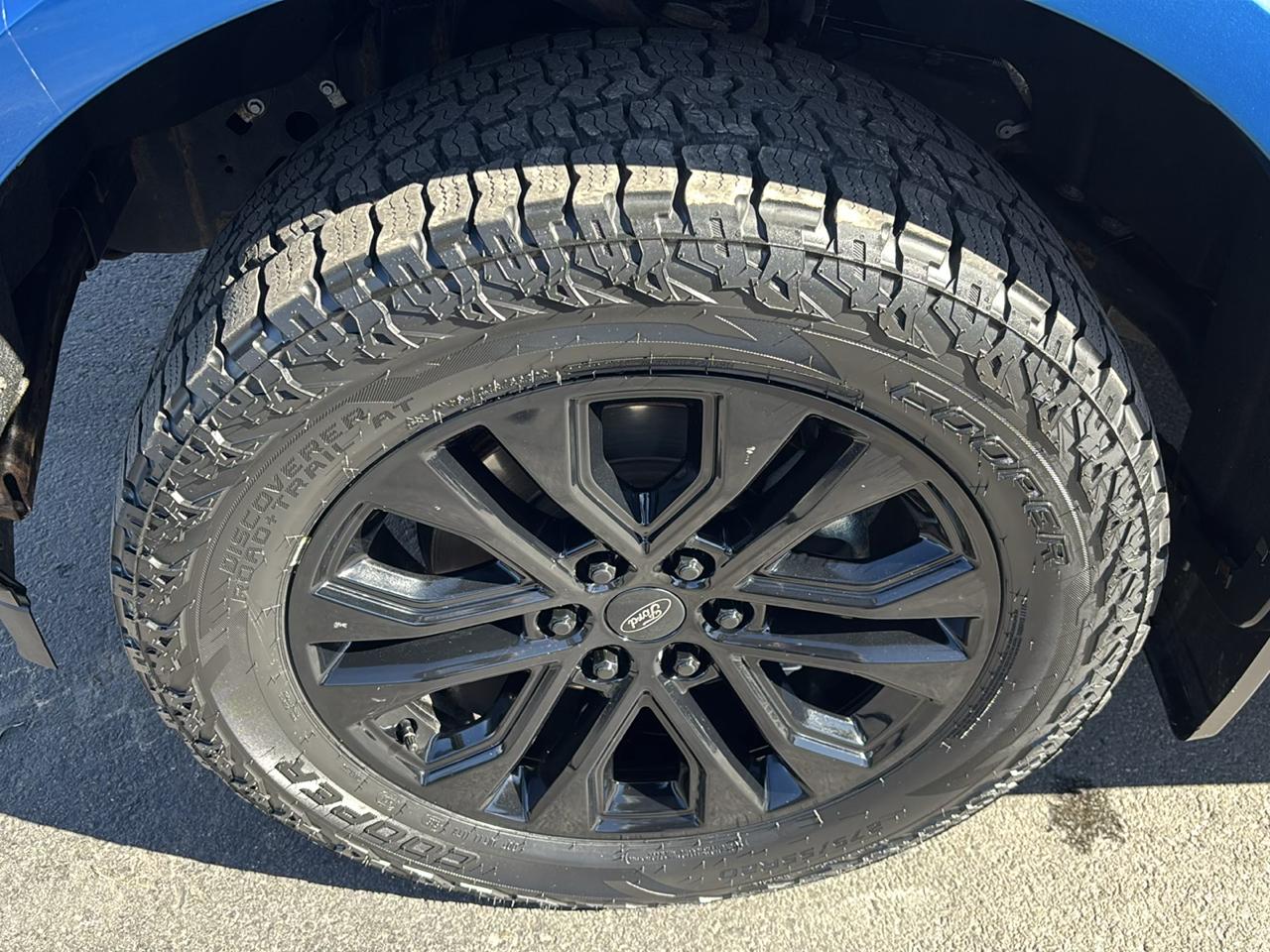 Ford F-150 4WD SuperCrew 145" Lariat 2020