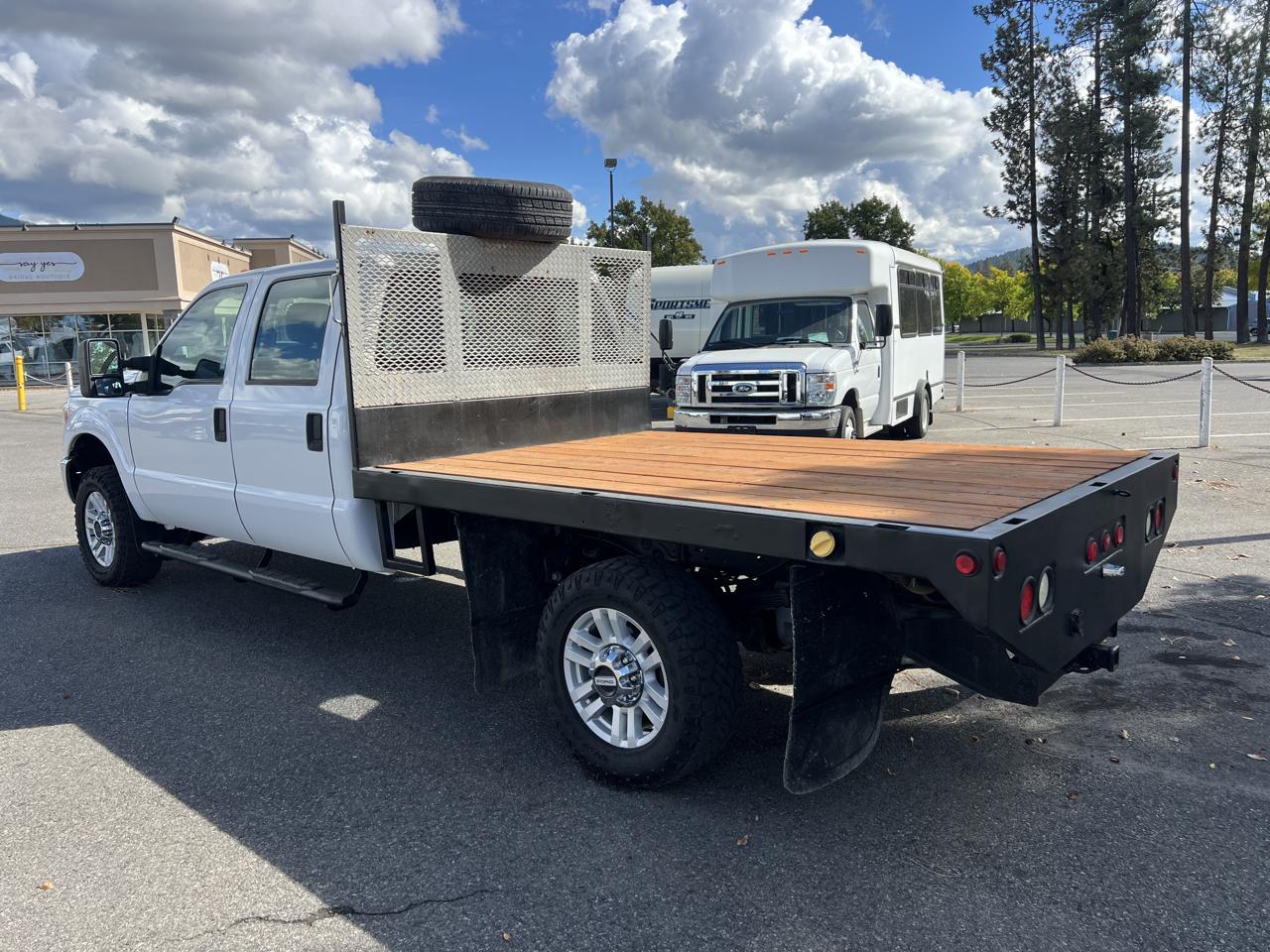 Ford Super Duty F-350 SRW 4WD Crew Cab 176" WB 60" CA Lariat 2012