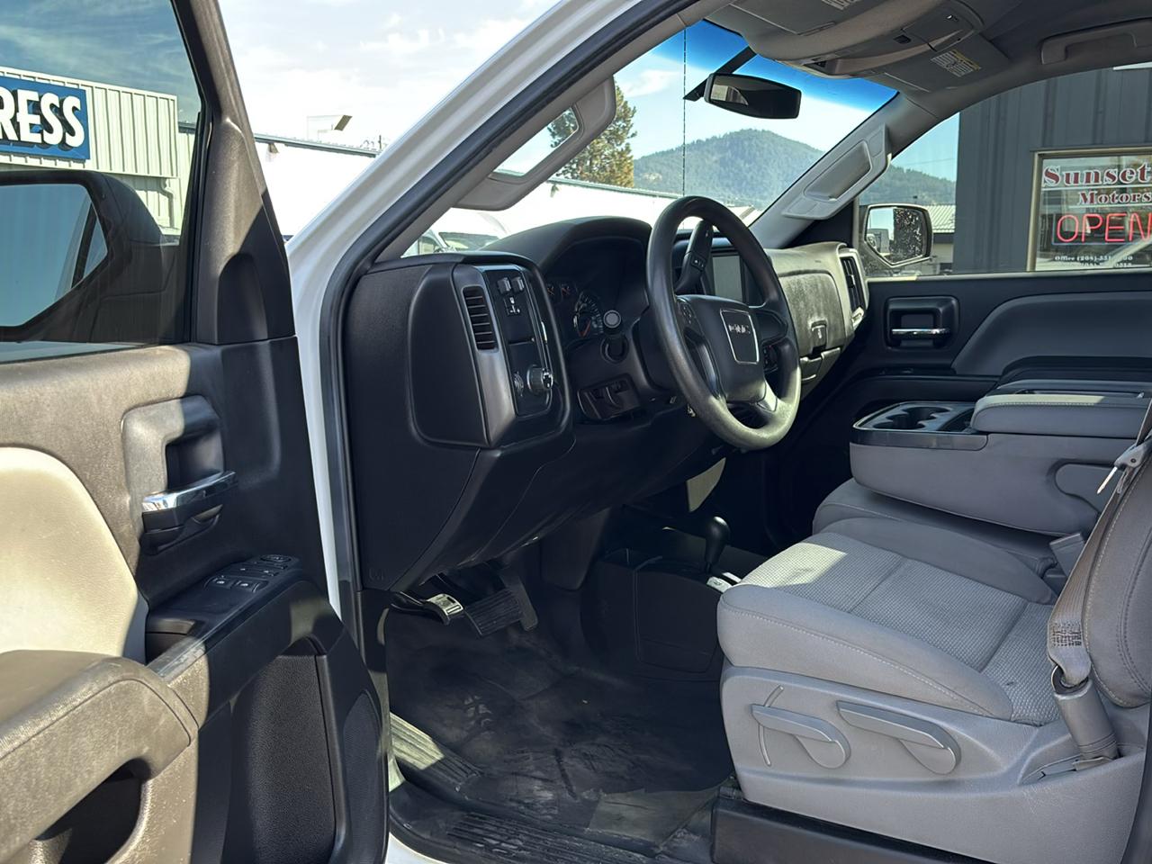 GMC Sierra 2500HD 4WD Reg Cab 133.6" 2016