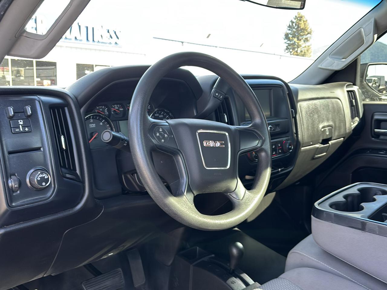 GMC Sierra 2500HD 4WD Reg Cab 133.6" 2016