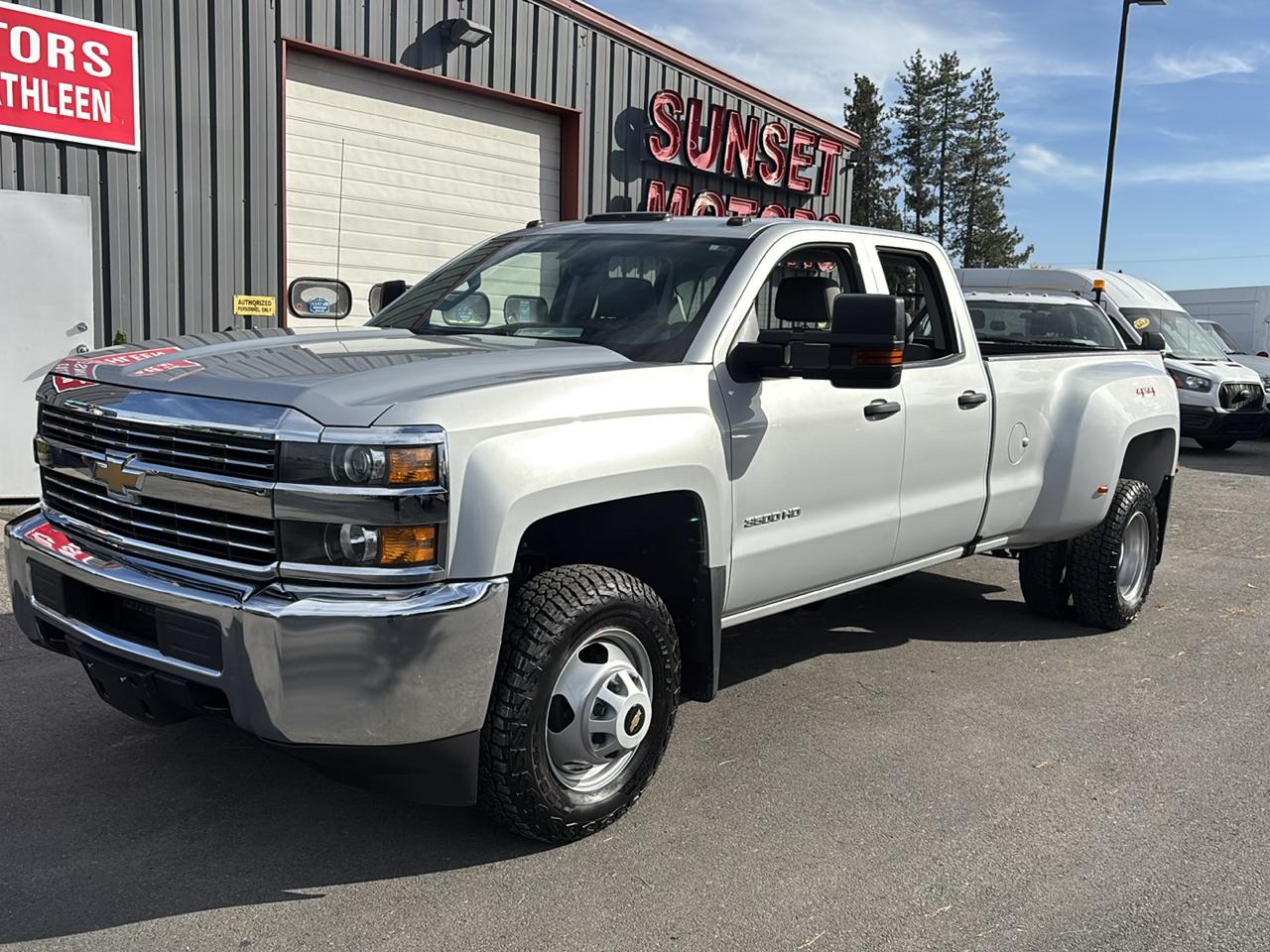 Chevrolet Silverado 3500HD 4WD Double Cab 158.1" Work Truck 2016