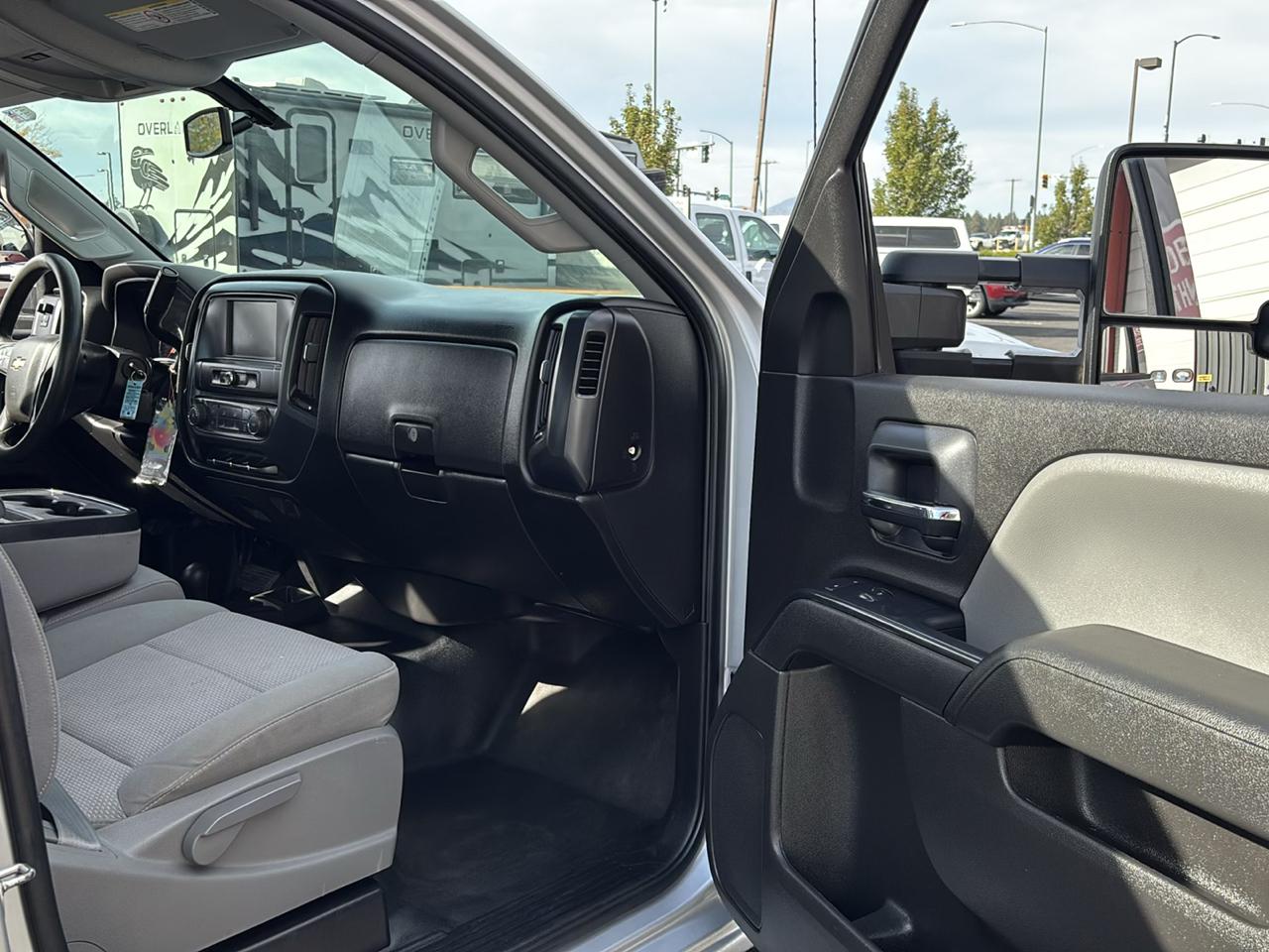 Chevrolet Silverado 3500HD 4WD Double Cab 158.1" Work Truck 2016
