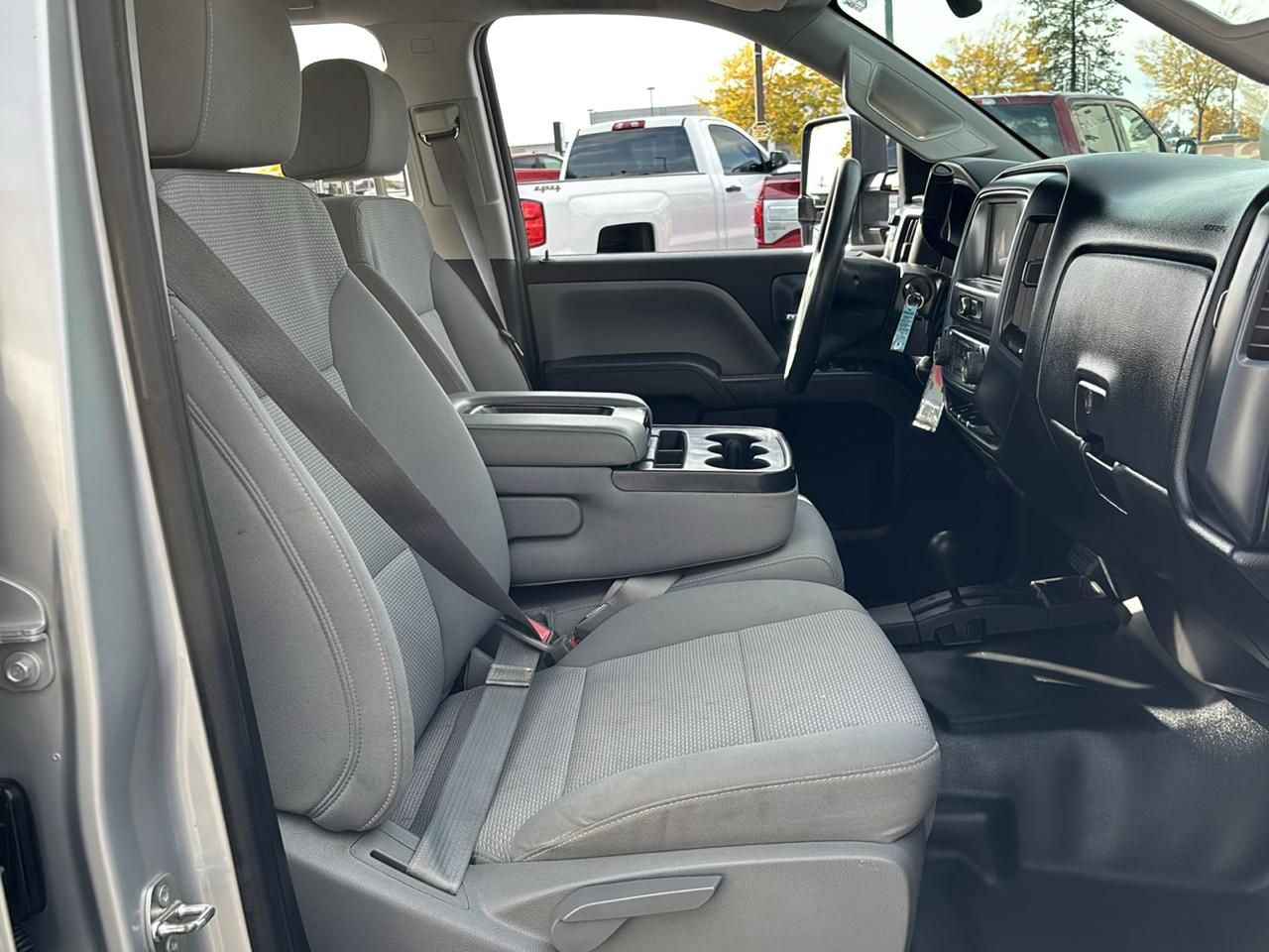 Chevrolet Silverado 3500HD 4WD Double Cab 158.1" Work Truck 2016