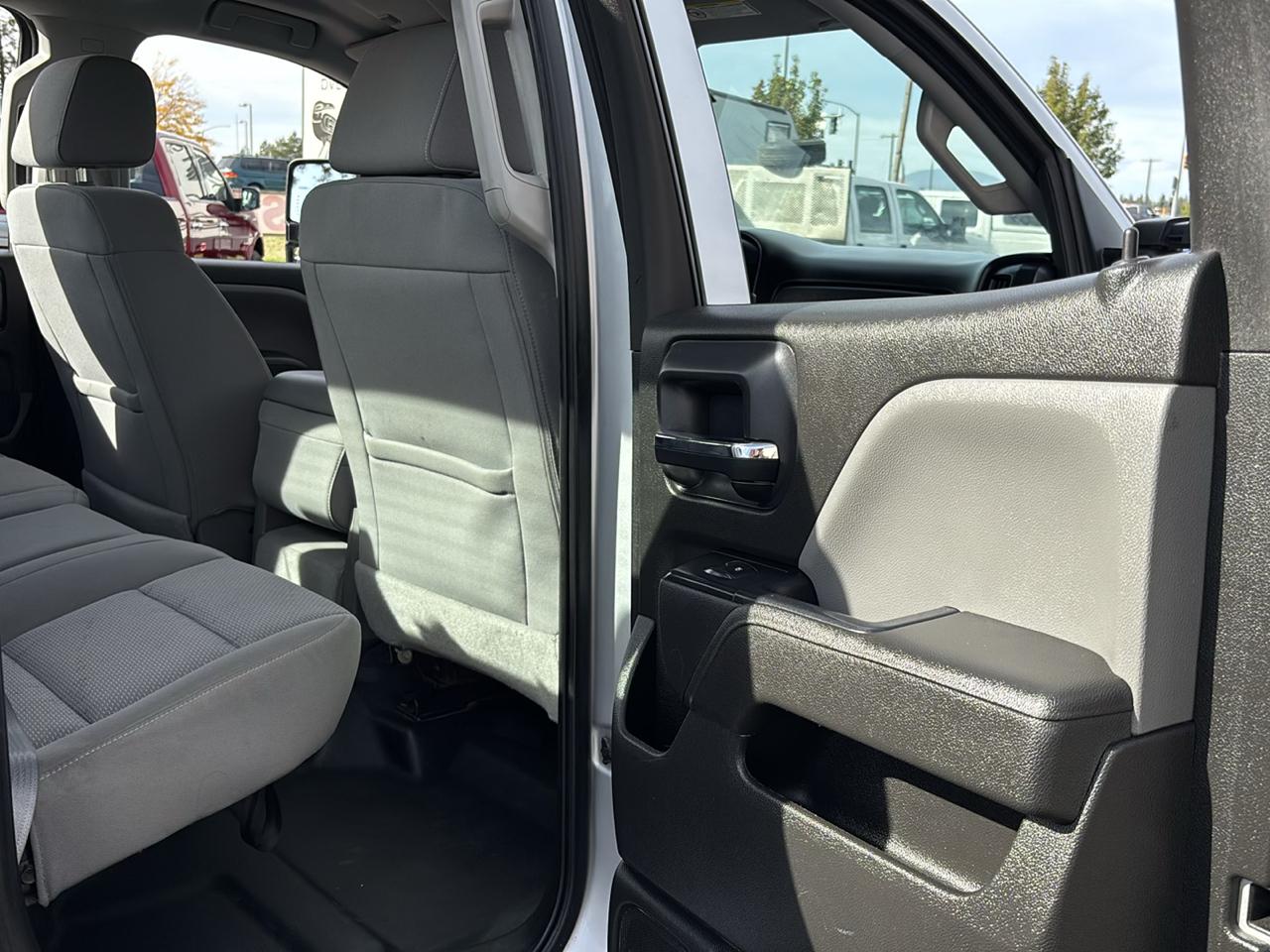Chevrolet Silverado 3500HD 4WD Double Cab 158.1" Work Truck 2016