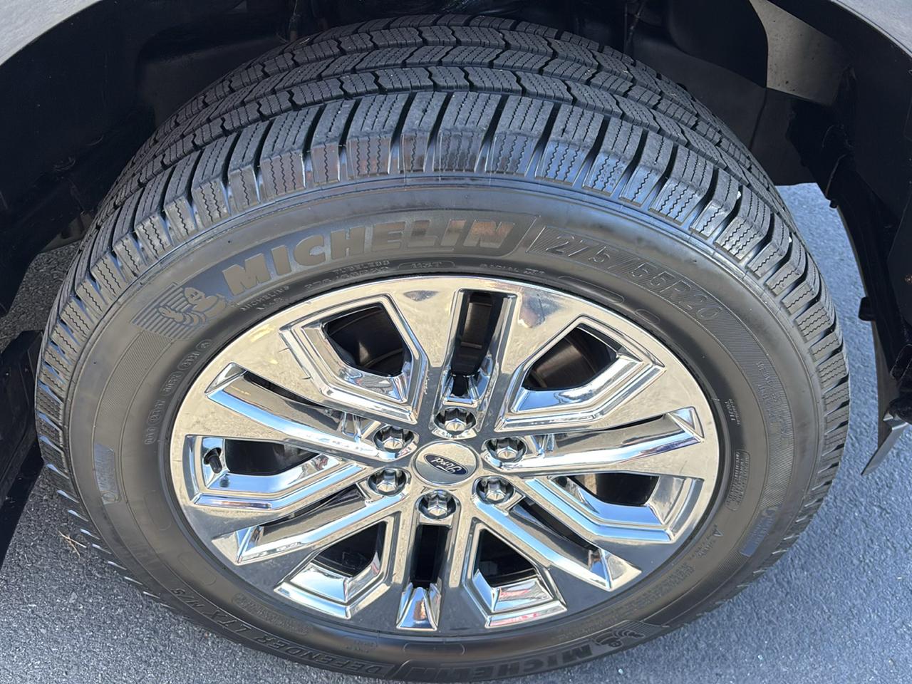 Ford F-150 4WD SuperCrew 145" Lariat 2017