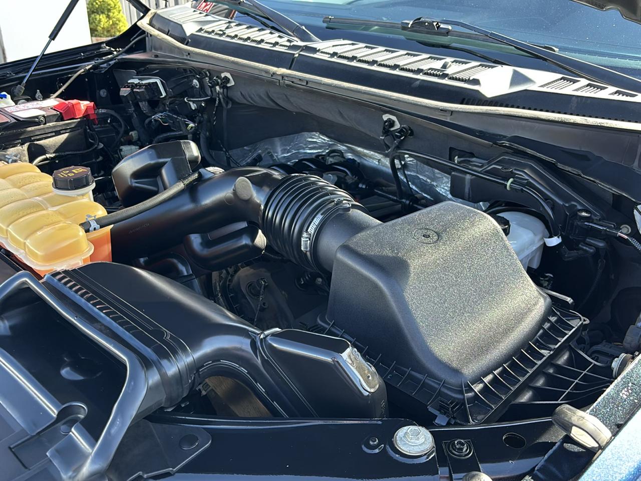 Ford F-150 4WD SuperCrew 145" Lariat 2017