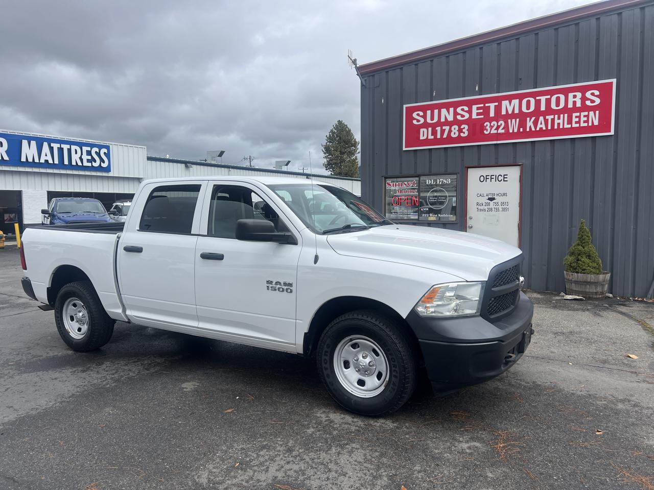 RAM 1500 4WD Crew Cab 140.5" Tradesman 2014