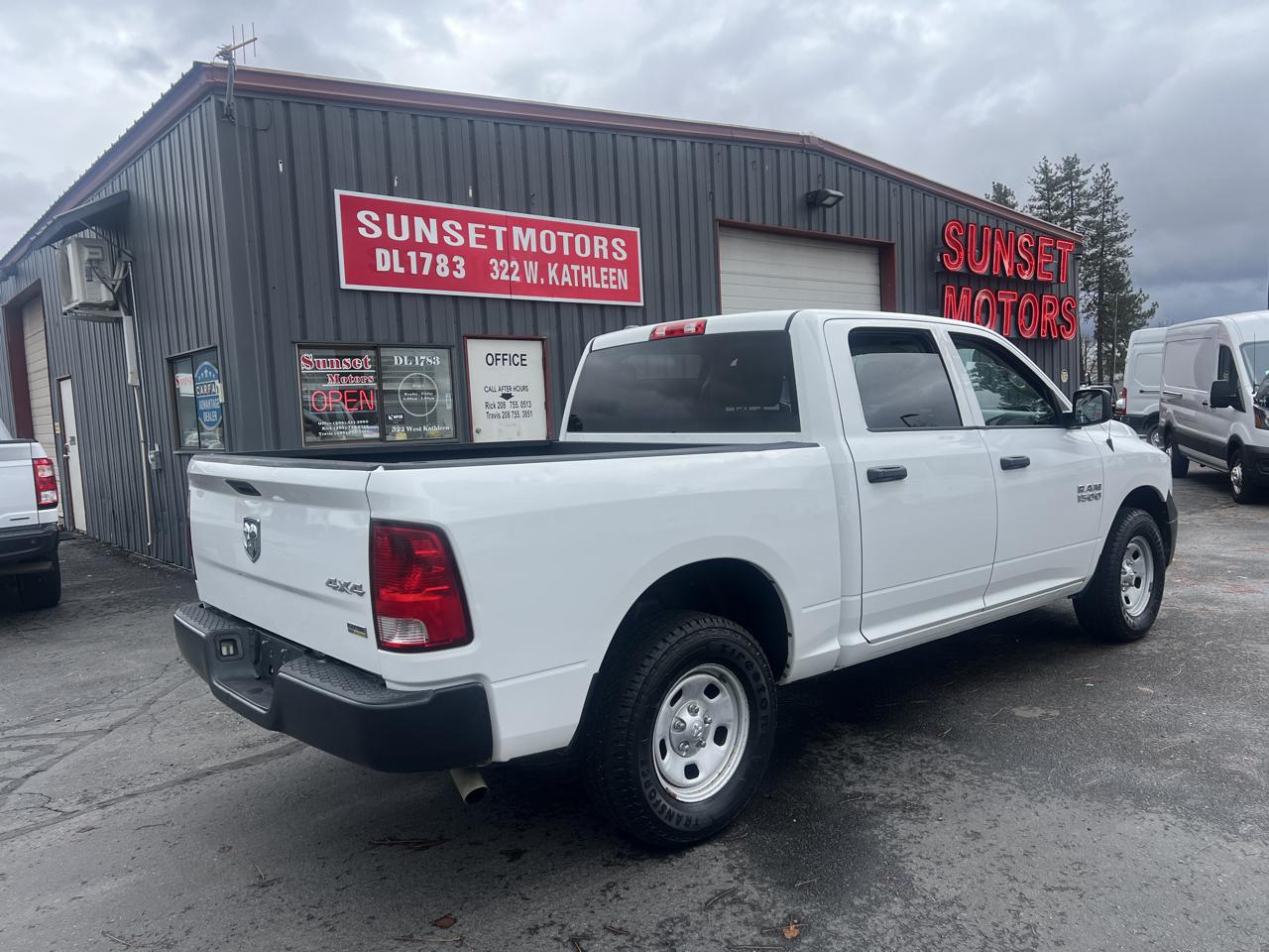 RAM 1500 4WD Crew Cab 140.5" Tradesman 2014