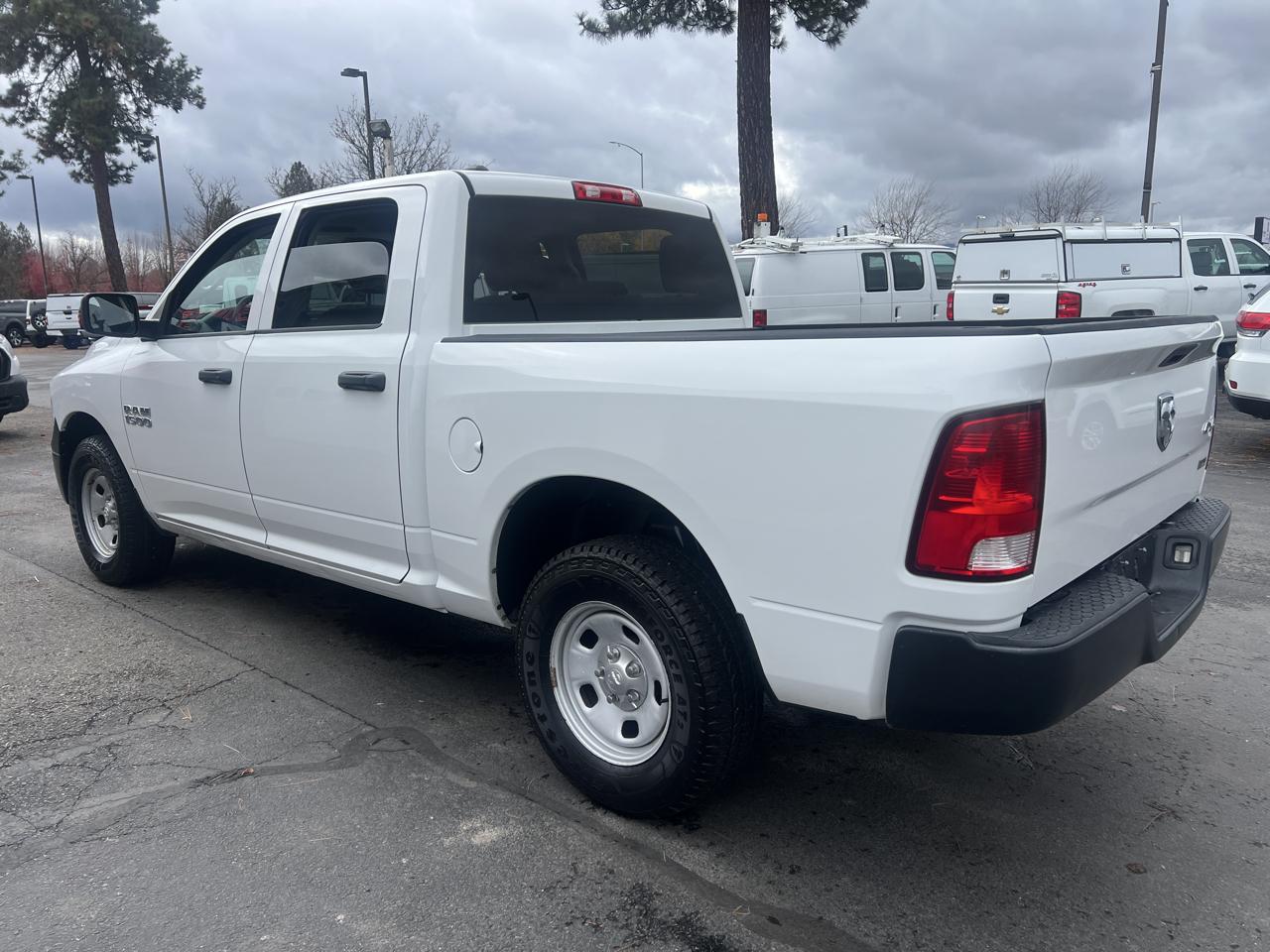 RAM 1500 4WD Crew Cab 140.5" Tradesman 2014