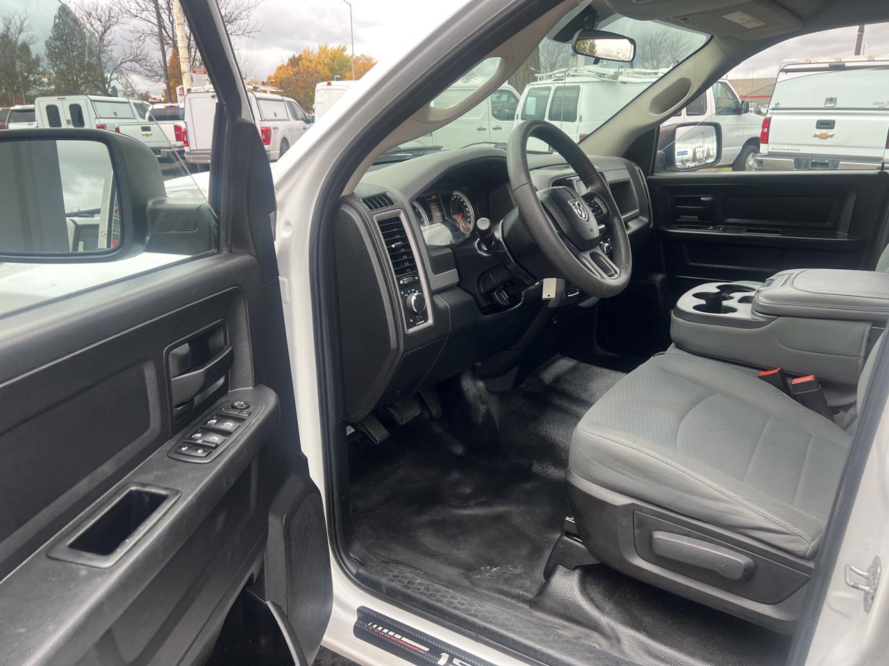 RAM 1500 4WD Crew Cab 140.5" Tradesman 2014
