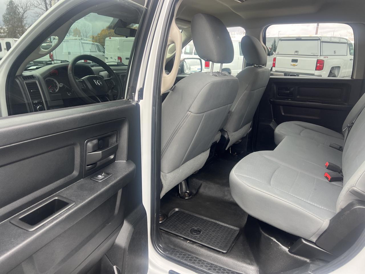 RAM 1500 4WD Crew Cab 140.5" Tradesman 2014