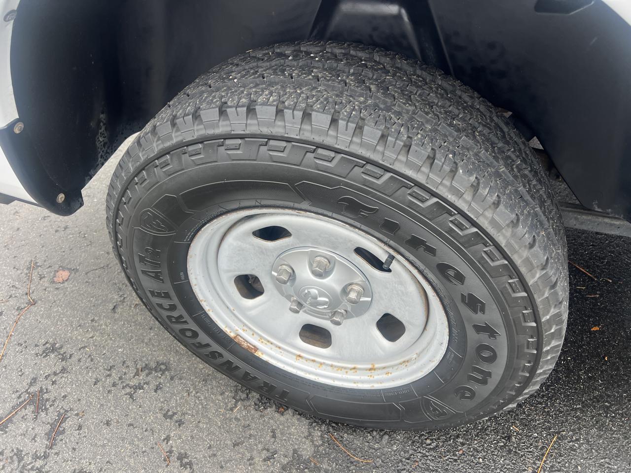 RAM 1500 4WD Crew Cab 140.5" Tradesman 2014