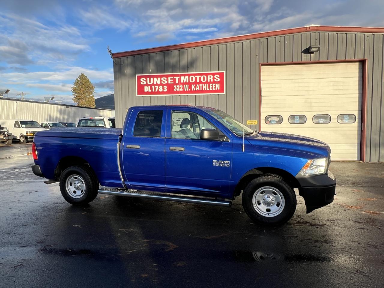 RAM 1500 4WD Quad Cab 140.5" Tradesman 2016