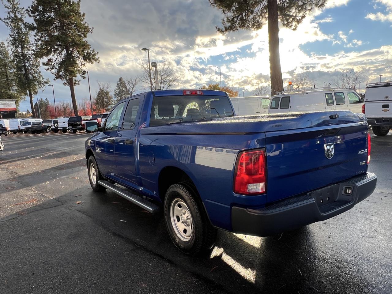 RAM 1500 4WD Quad Cab 140.5" Tradesman 2016