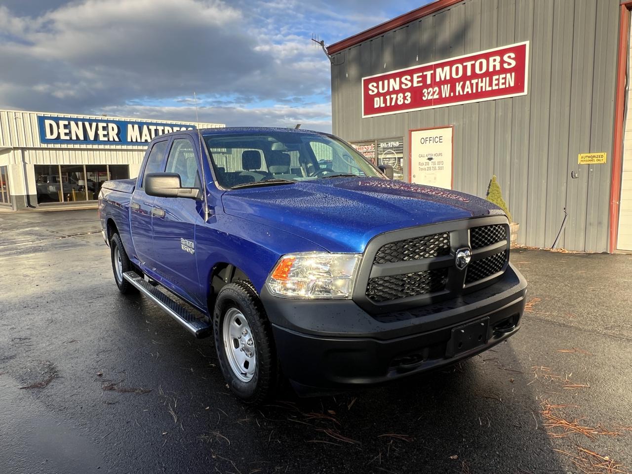 RAM 1500 4WD Quad Cab 140.5" Tradesman 2016