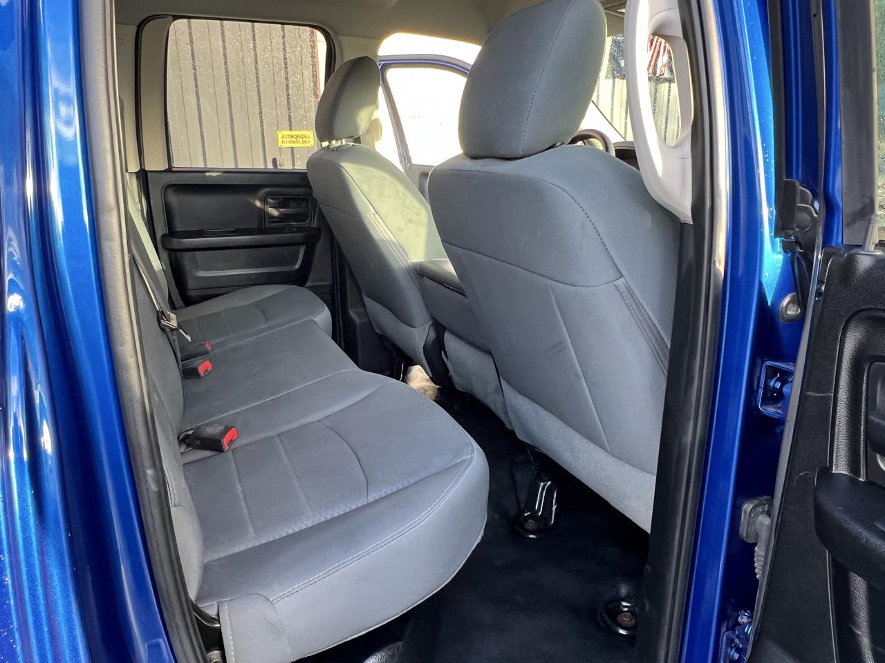 RAM 1500 4WD Quad Cab 140.5" Tradesman 2016