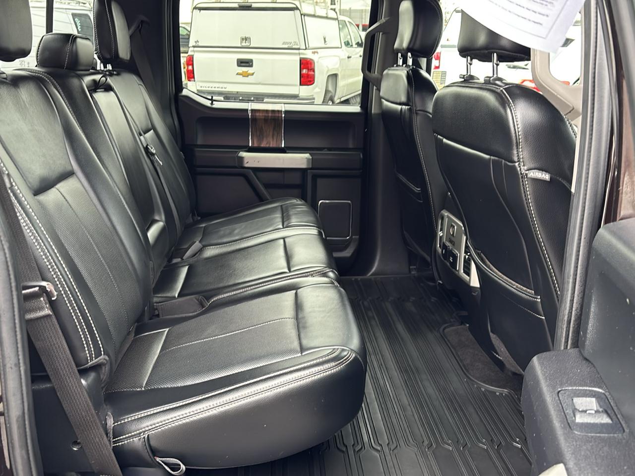 Ford F-150 4WD SuperCrew 145" Lariat 2019