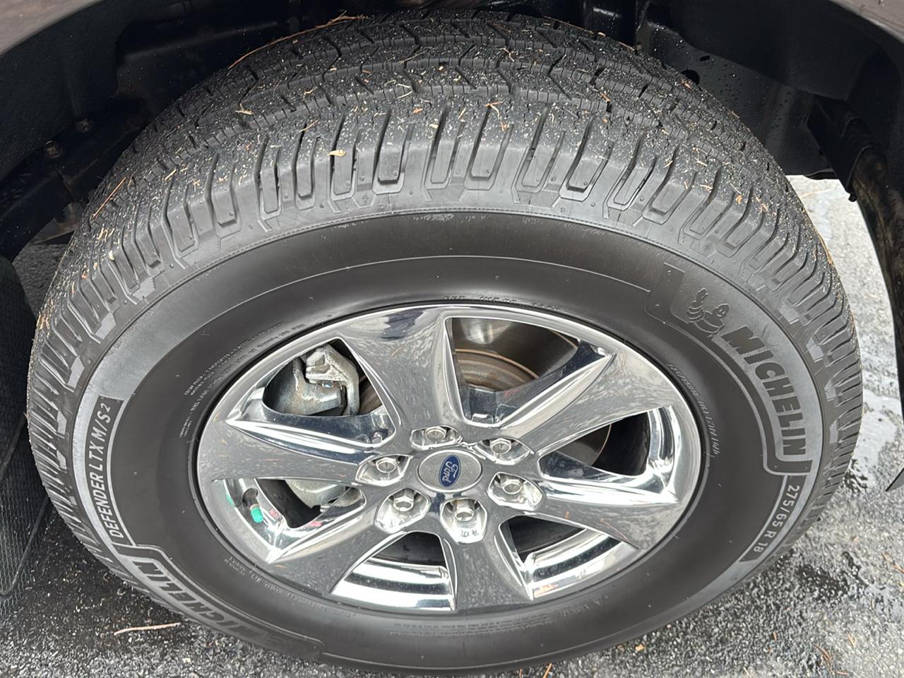 Ford F-150 4WD SuperCrew 145" Lariat 2019