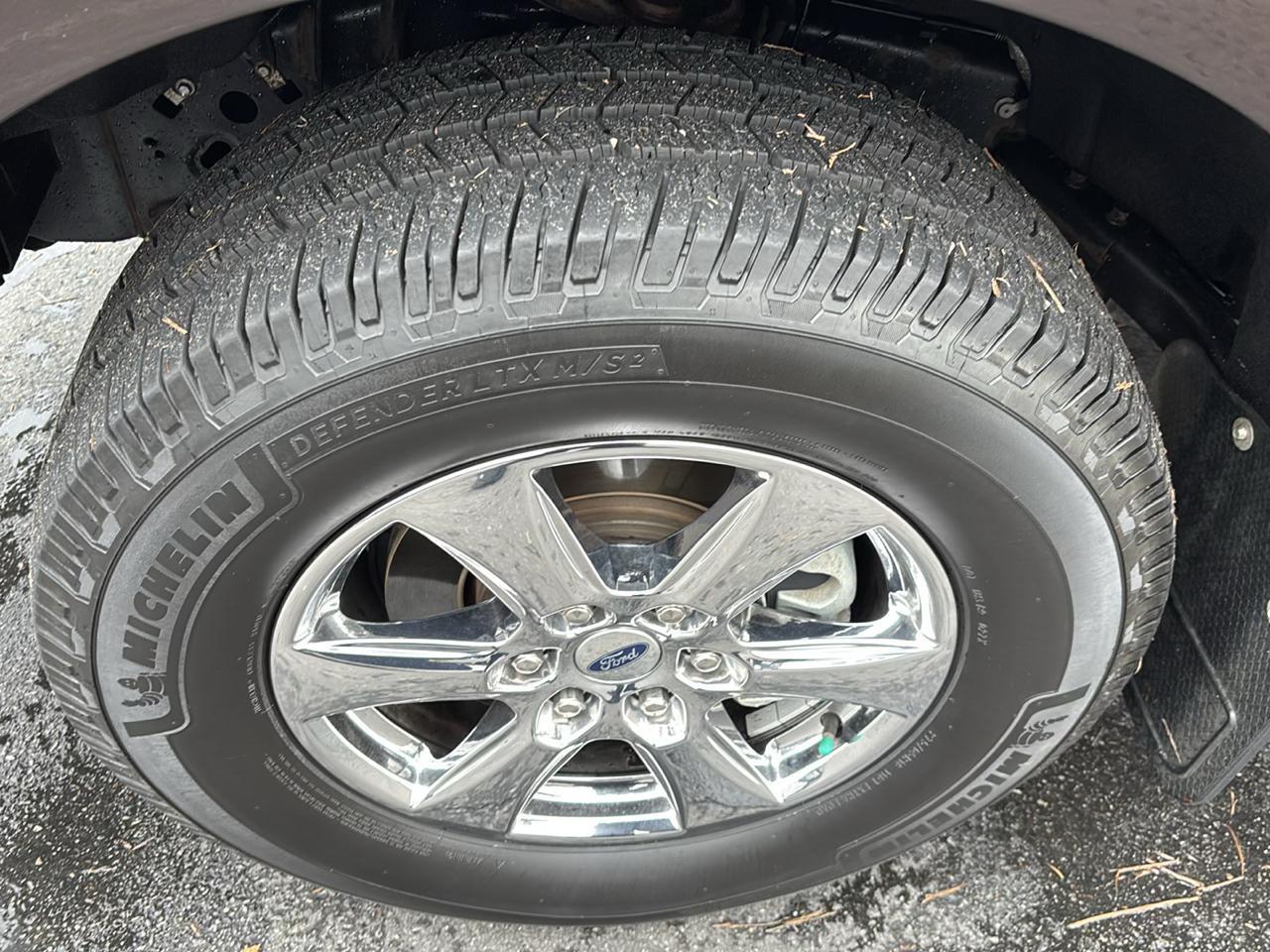 Ford F-150 4WD SuperCrew 145" Lariat 2019