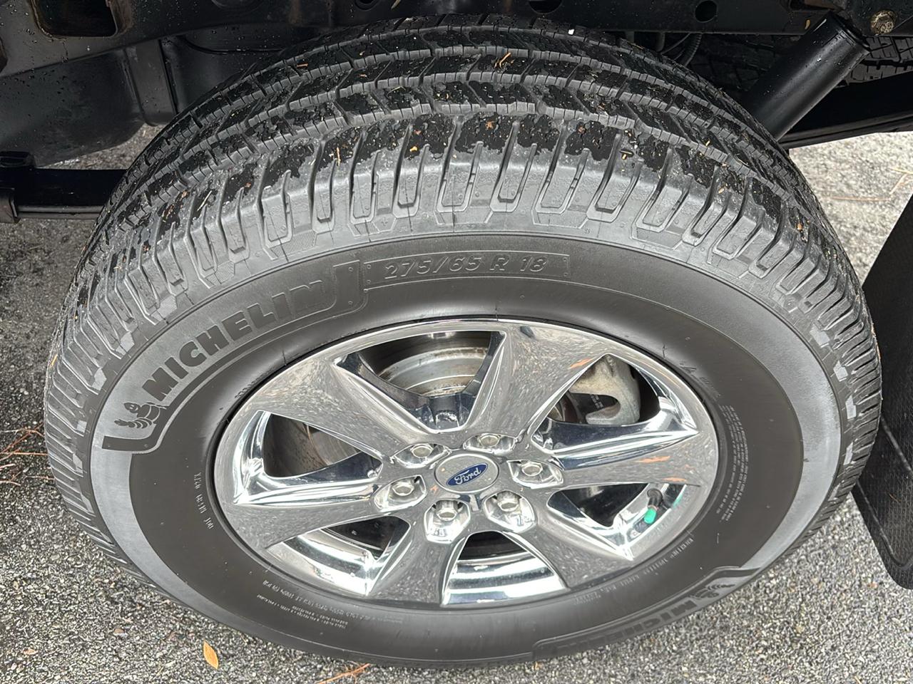 Ford F-150 4WD SuperCrew 145" Lariat 2019