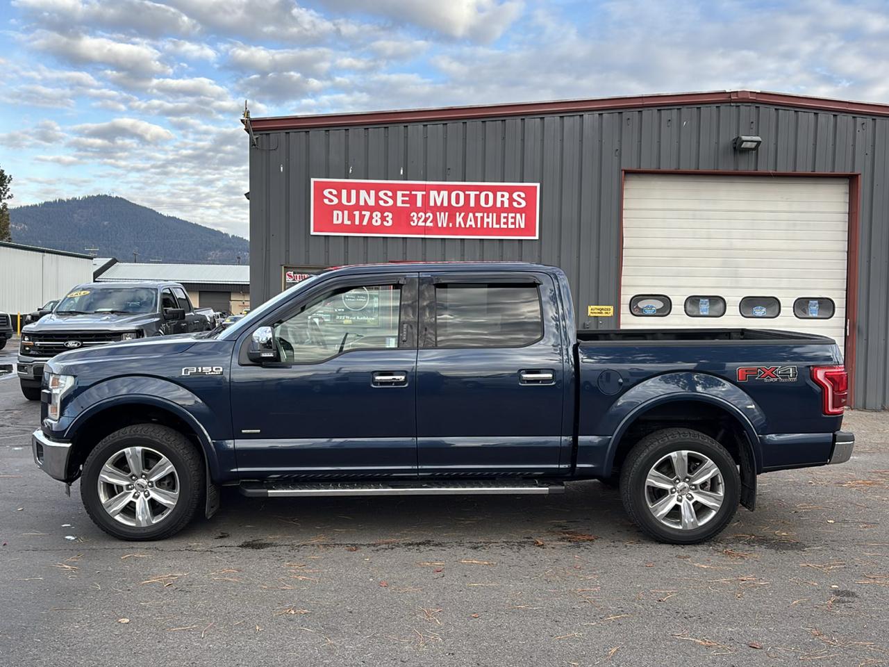Ford F-150 4WD SuperCrew 145" Lariat 2016