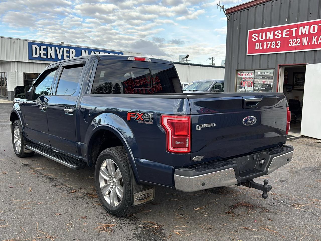 Ford F-150 4WD SuperCrew 145" Lariat 2016
