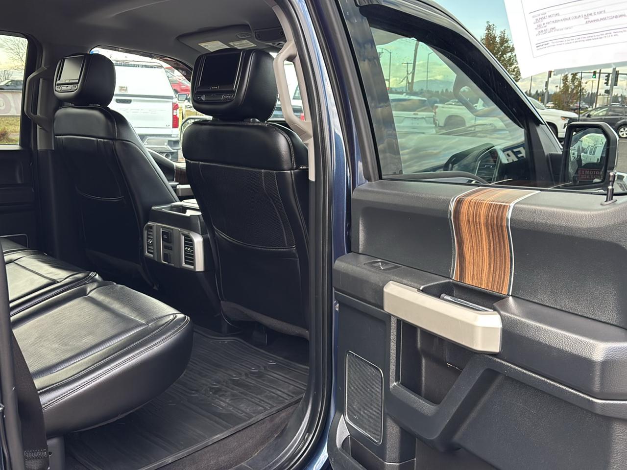 Ford F-150 4WD SuperCrew 145" Lariat 2016
