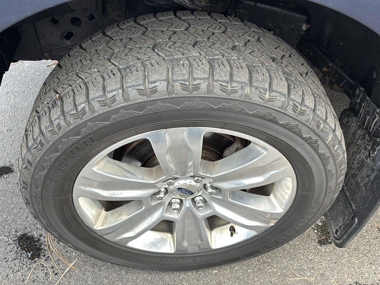 Ford F-150 4WD SuperCrew 145" Lariat 2016