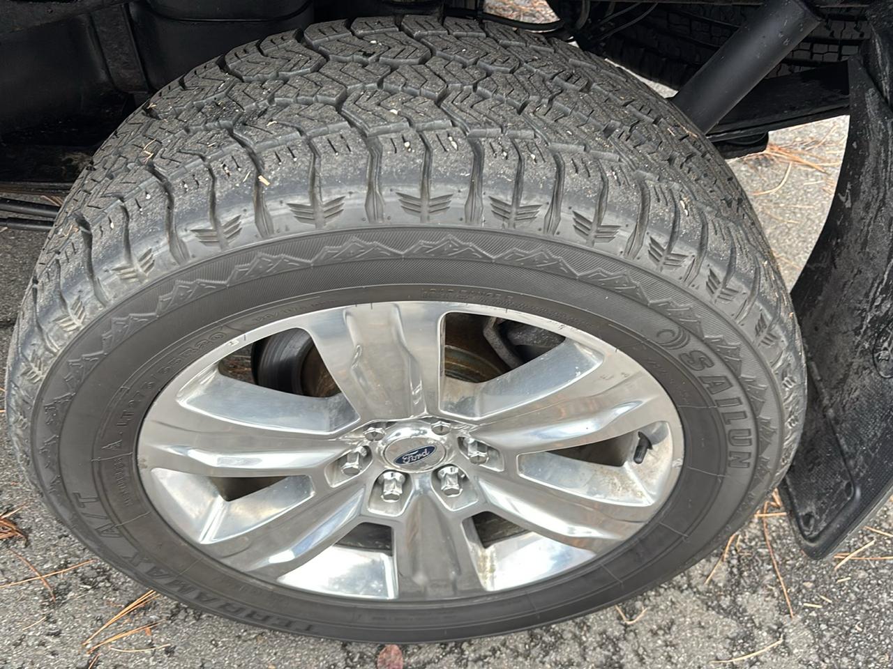 Ford F-150 4WD SuperCrew 145" Lariat 2016