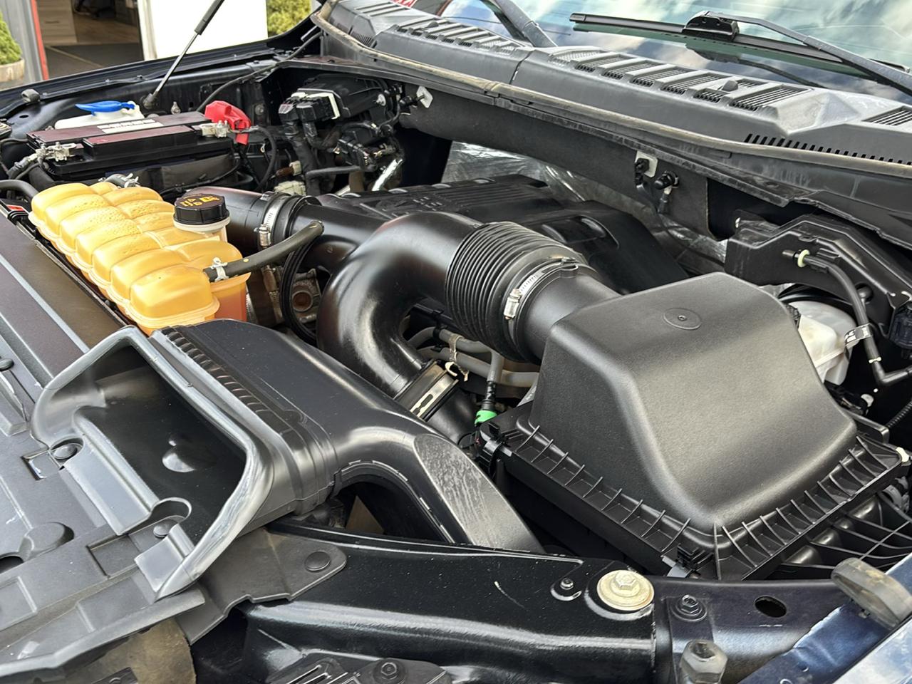 Ford F-150 4WD SuperCrew 145" Lariat 2016