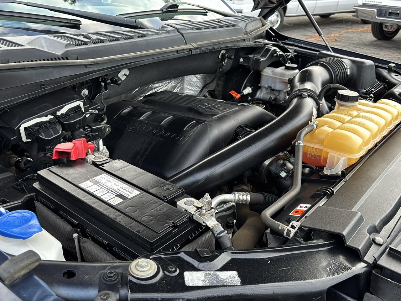 Ford F-150 4WD SuperCrew 145" Lariat 2016