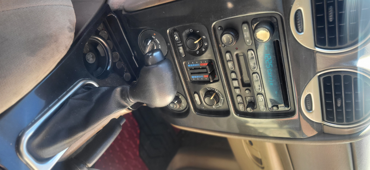 GMC Envoy SLE 4WD 2004