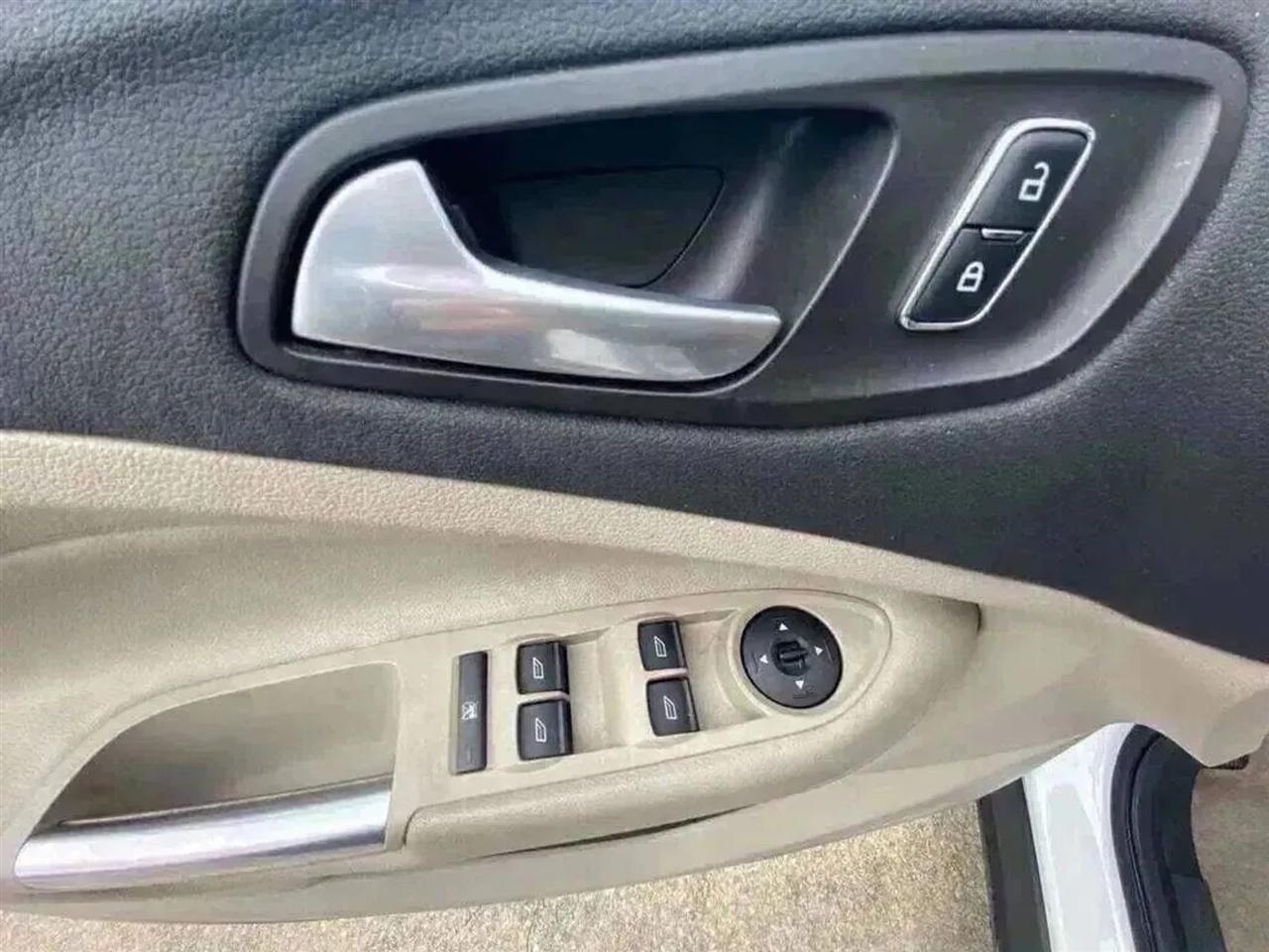 Ford Escape SE FWD 2016