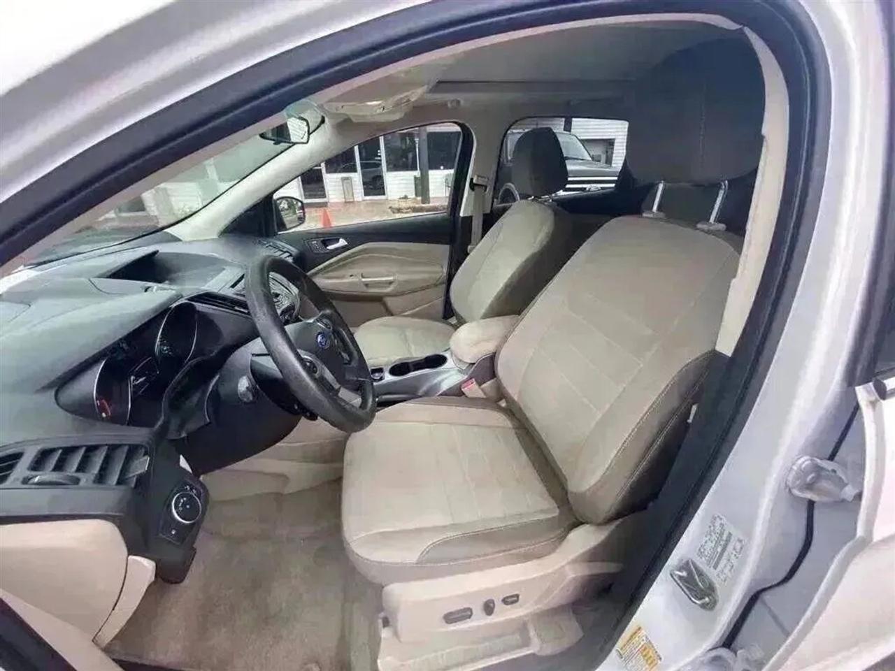Ford Escape SE FWD 2016