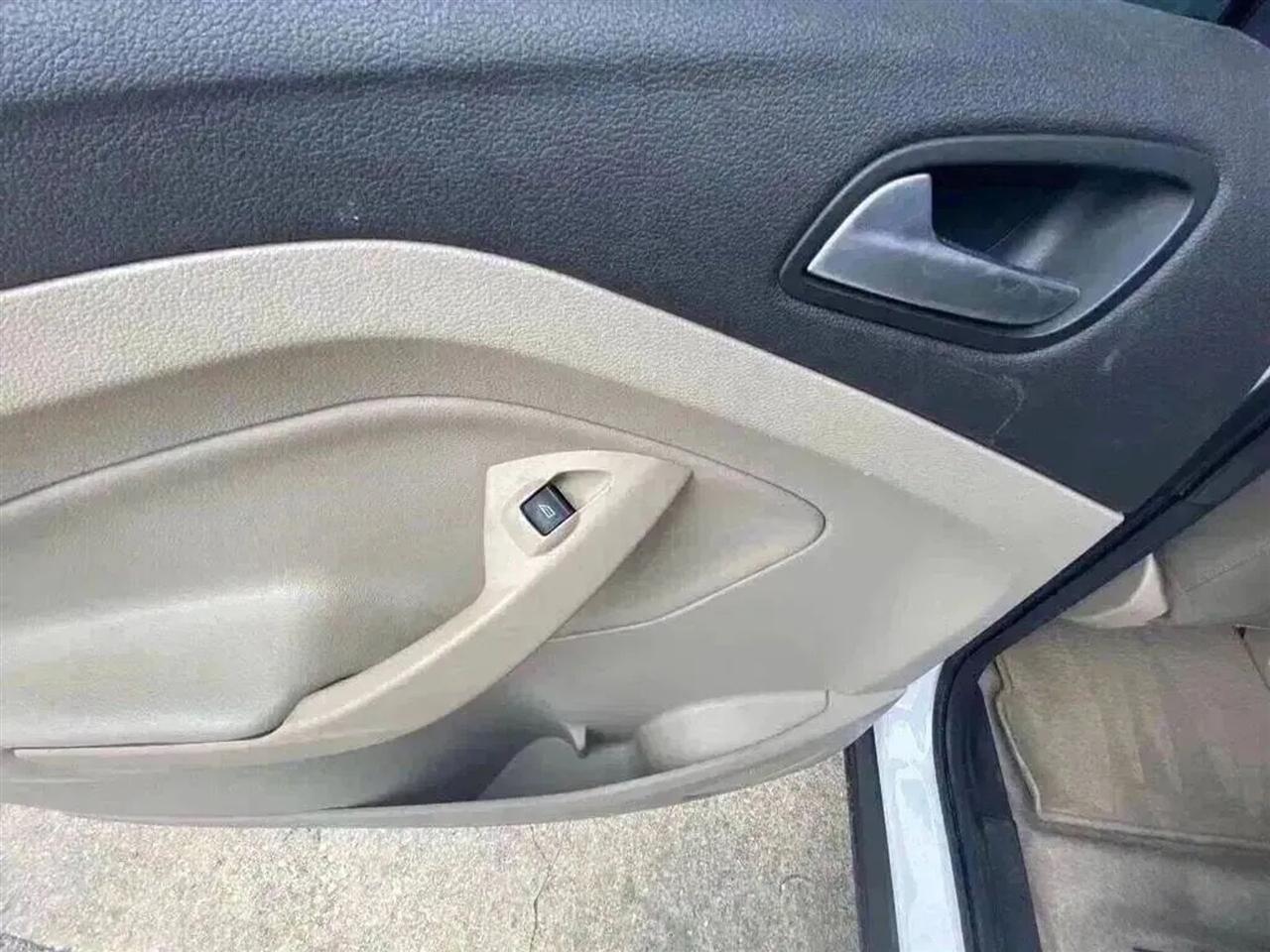 Ford Escape SE FWD 2016