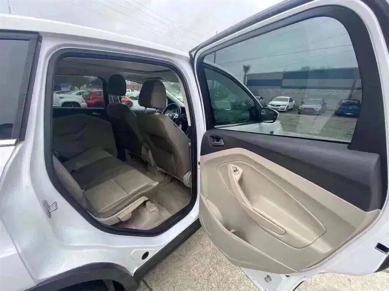 Ford Escape SE FWD 2016