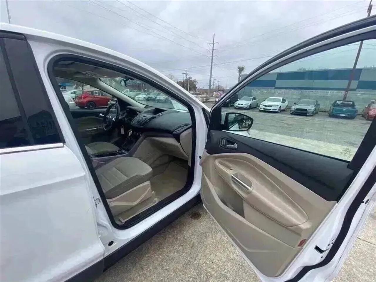 Ford Escape SE FWD 2016