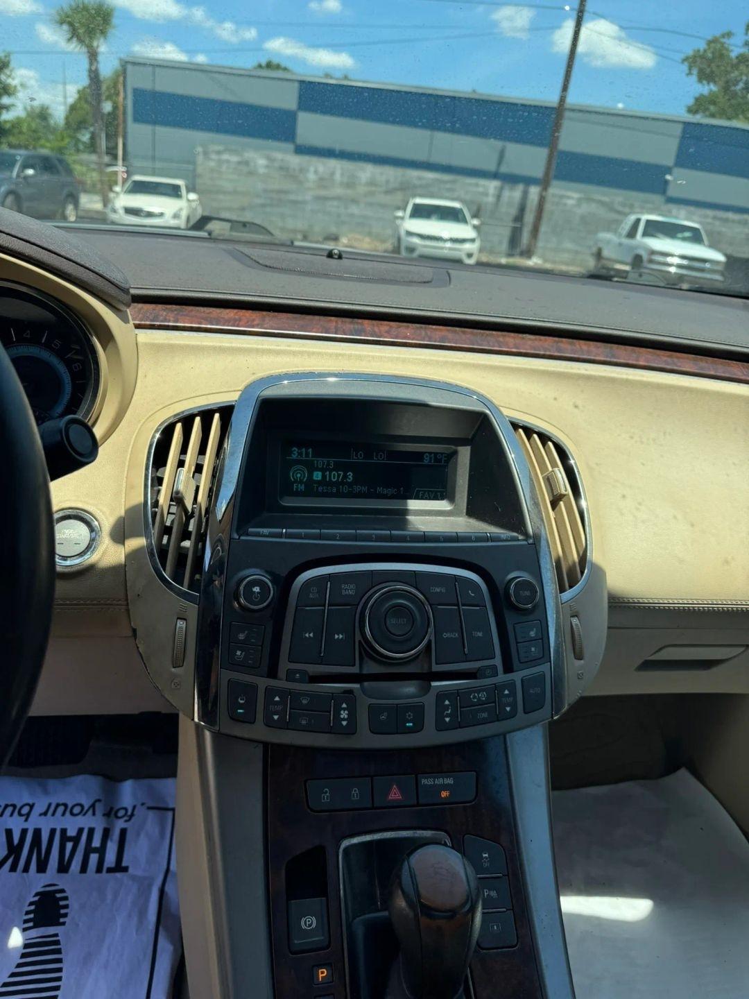 Buick LaCrosse CXL FWD 2011