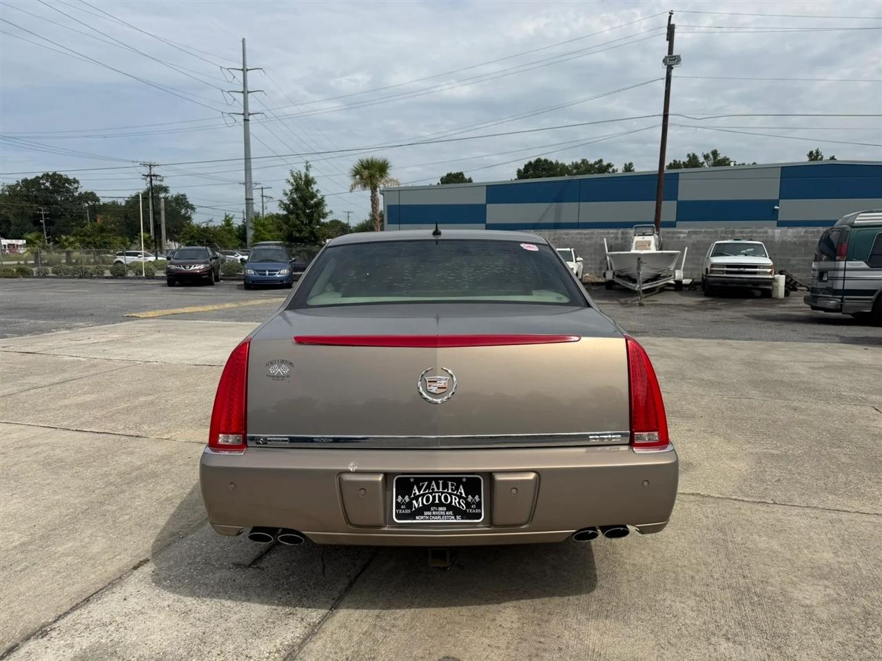 Cadillac DTS Sedan 2007