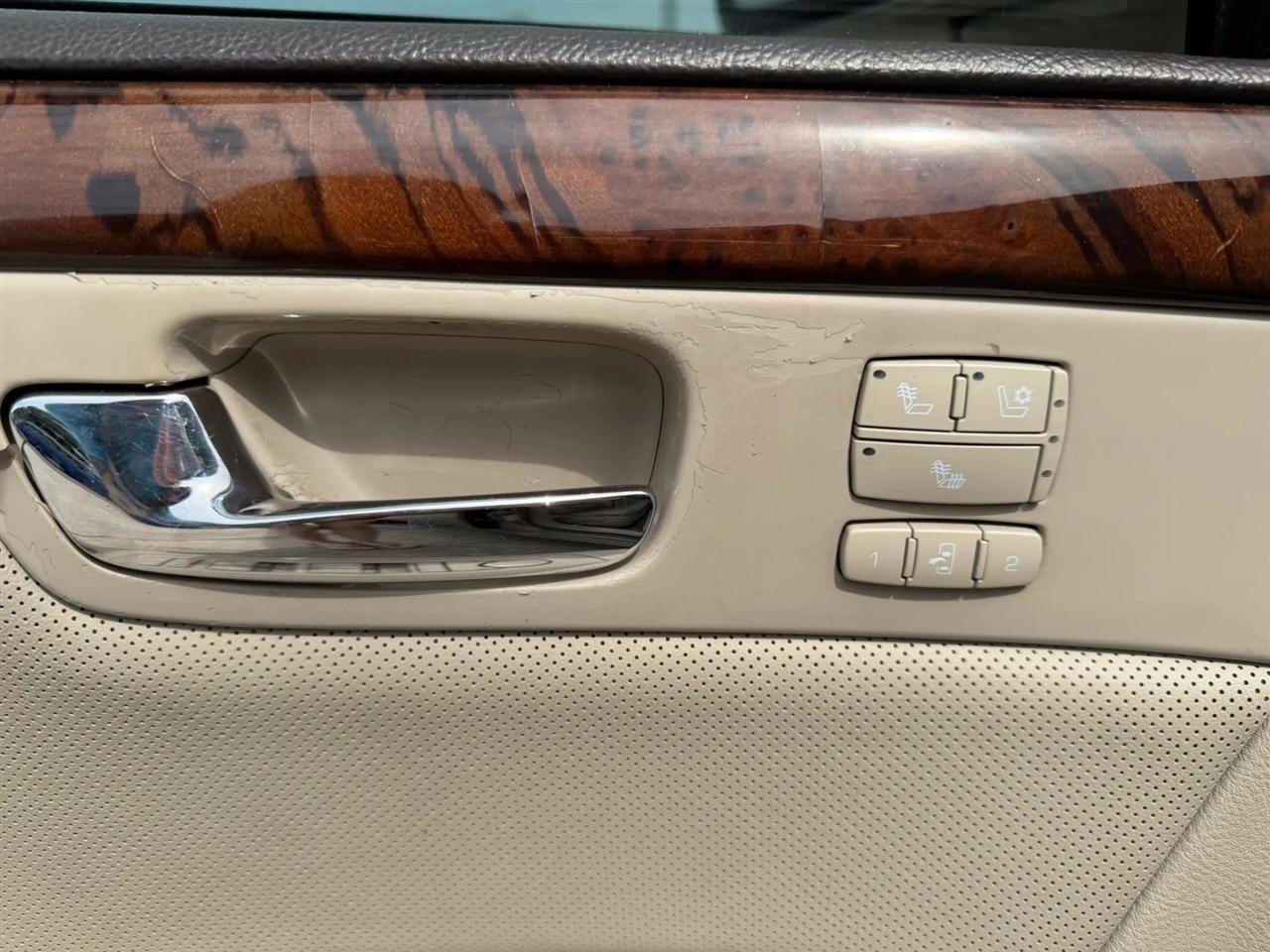 Cadillac DTS Sedan 2007